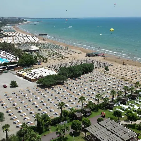 Hotel Diamant Side